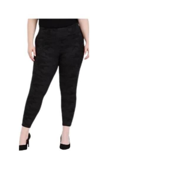 Torrid Black Camo Ponte Pull-On Crop Pants 4X | Stretchy Cropped Leggings - Picture 3 of 6